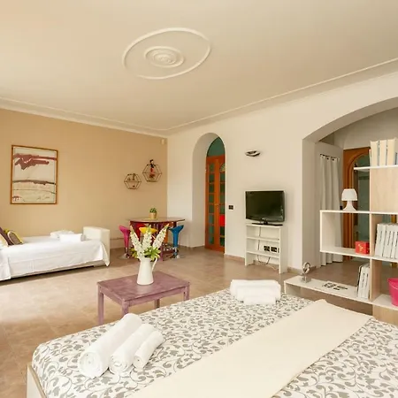 Wide Studio * ميلان